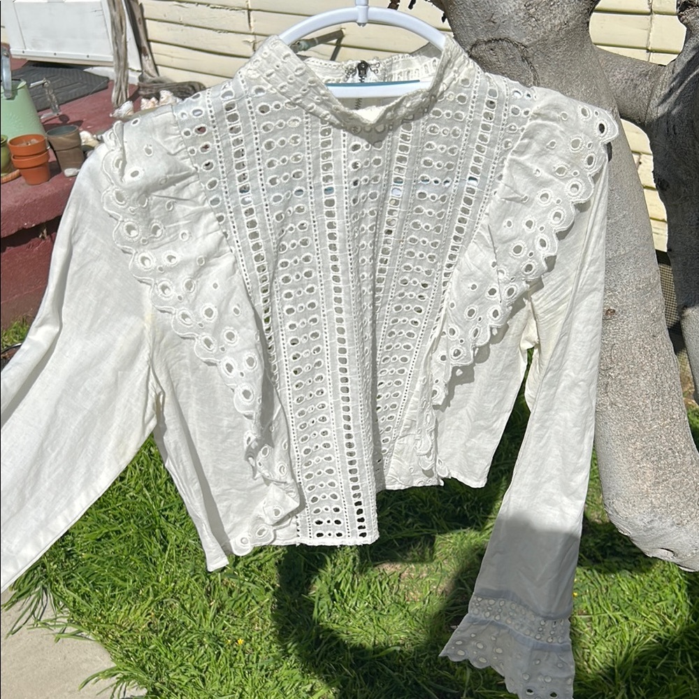 J.D. LUXE Elegant White Lace Blouse